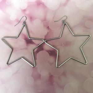 ❣️6/$20❣️ Large Silver Star Earrings